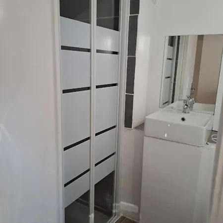 Budgetbnb 195b, Studette Porte D 'italie Popular Street * טולון
