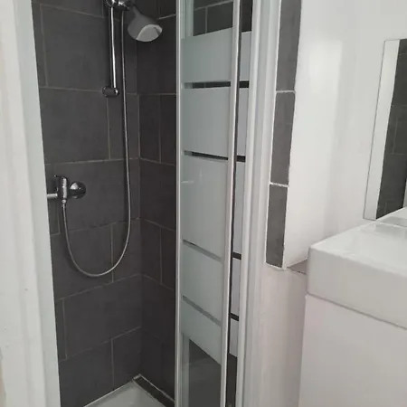 Apartment Budgetbnb 195b, Studette Porte D 'italie Popular Street